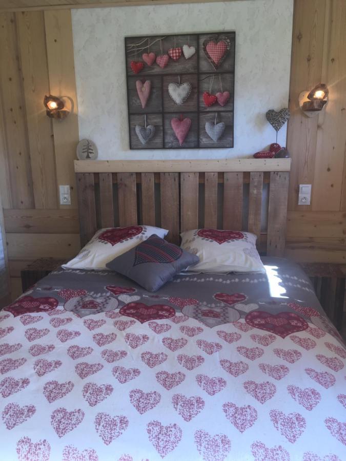 Bed and Breakfast La Gravinette Cruet Экстерьер фото