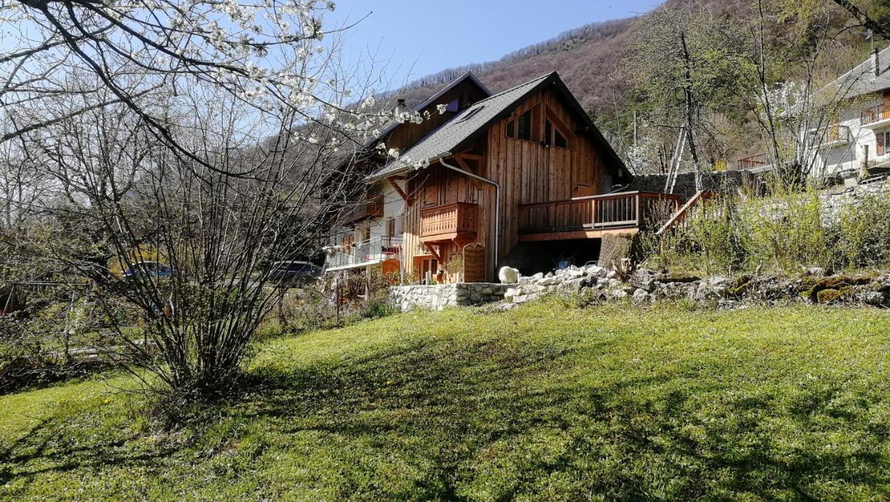 Bed and Breakfast La Gravinette Cruet Экстерьер фото